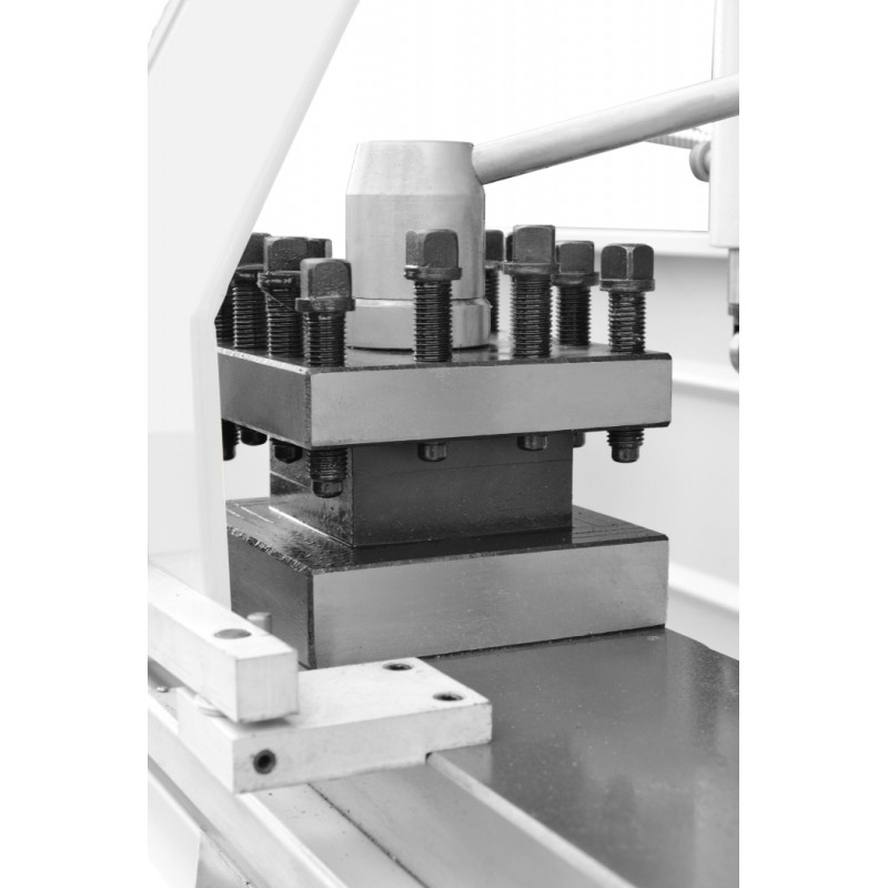 Conventional Universal Lathe CORMAK 660x2000 | Industrial | CORMAK