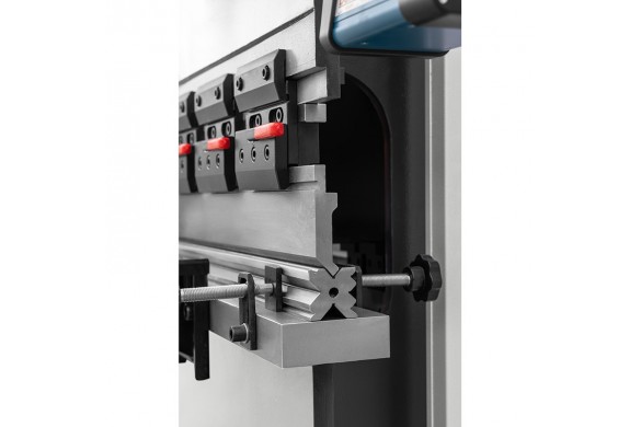 Dies for press brakes – precision CNC bending