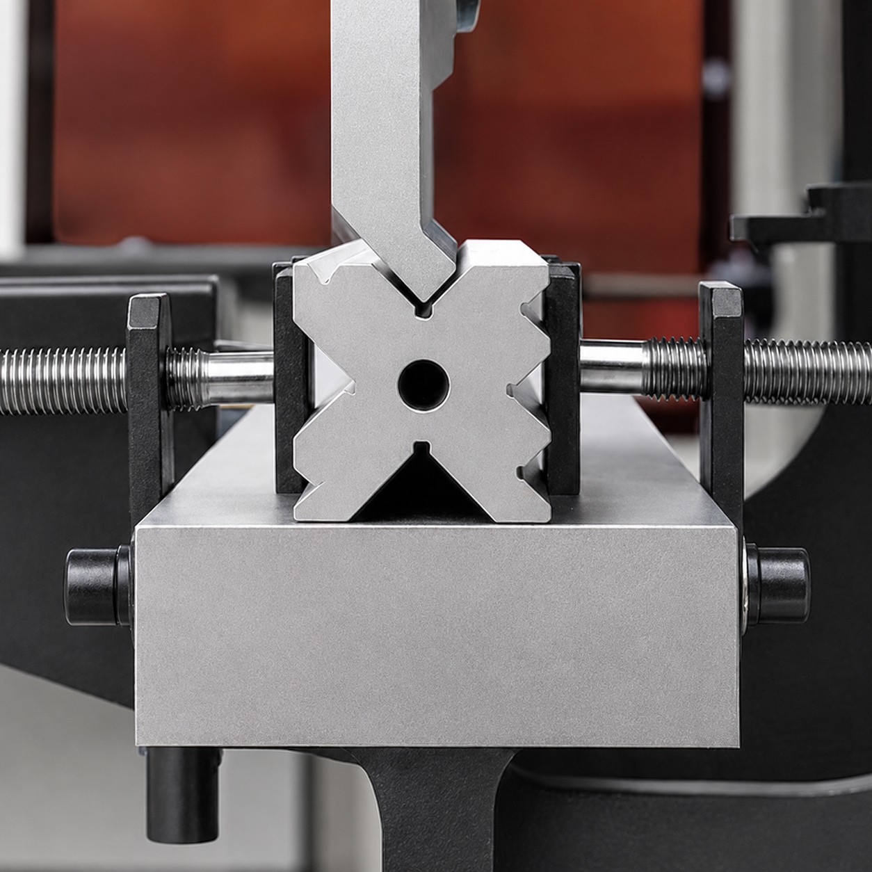 Dies for press brakes – selection and application